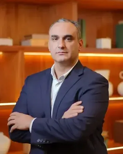 Dr. Tiago Bernardes, cirurgião de quadril em Goiânia